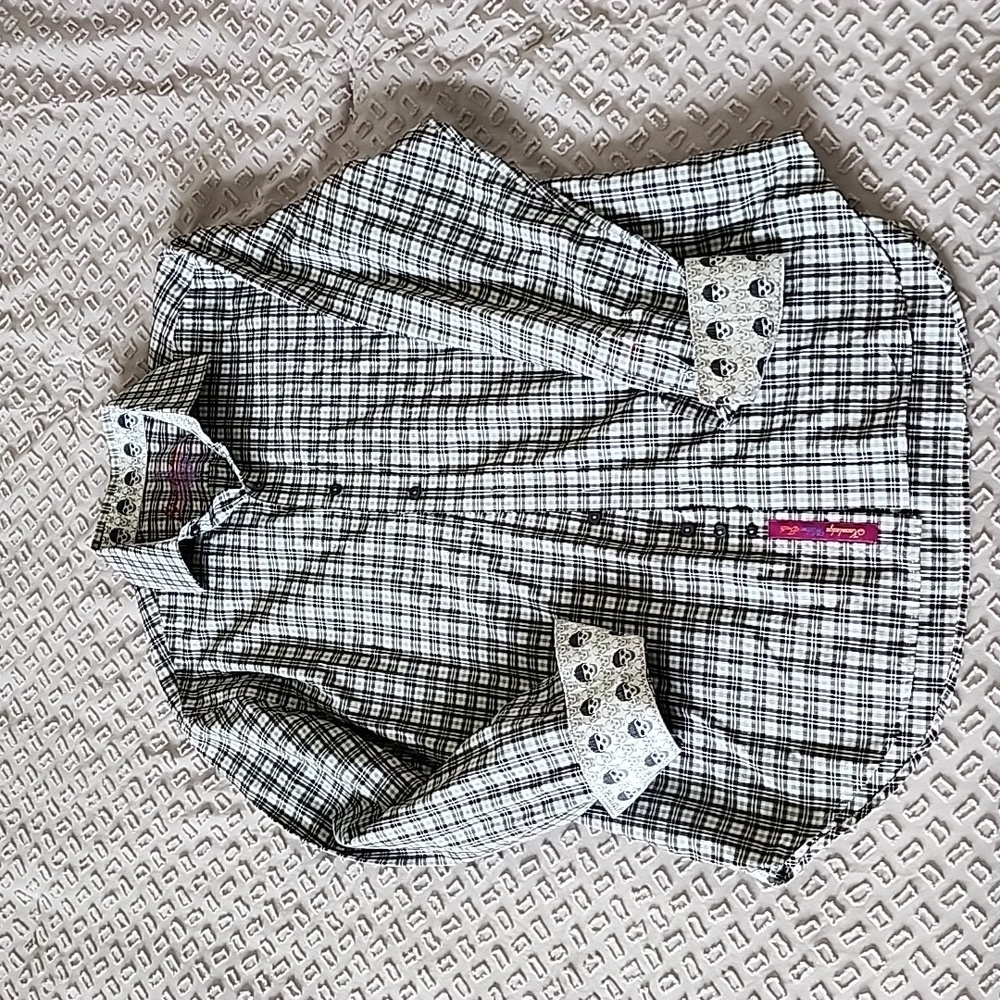 Long sleeve Robert Graham botton down men's shirt. Great condition.